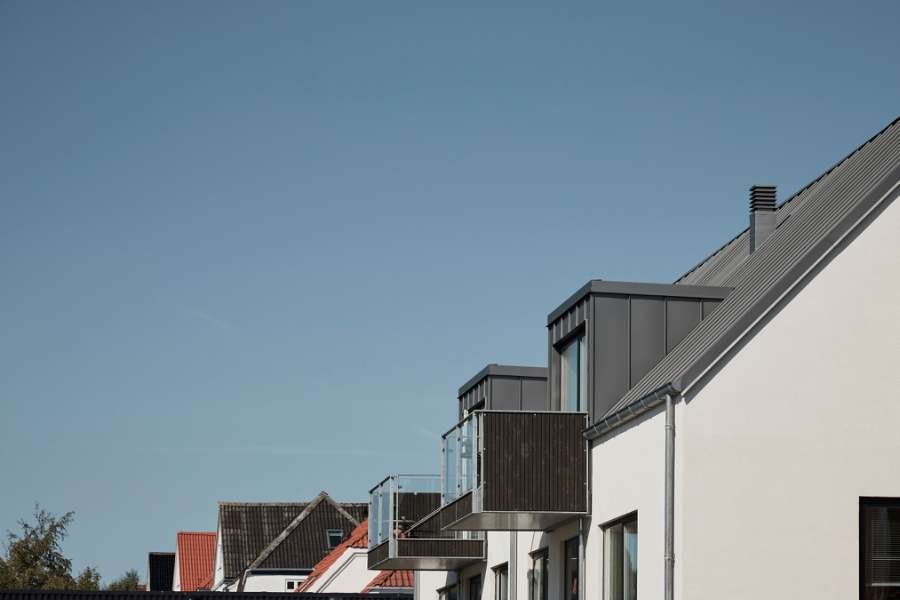 Hässliches Entlein wird mit Stahlprofilen zum schönen Schwan, Viktoriagade 17 und 19, 9400 Nørresundby, Dänemark